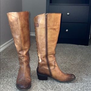 Arturo Chiang knee high boots